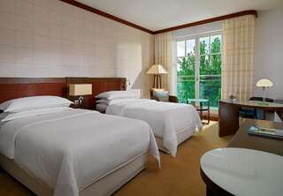 Отель Sheraton Sopot Hotel Сопот Улучшенный номер с 2 отдельными/односпальными кроватями-1